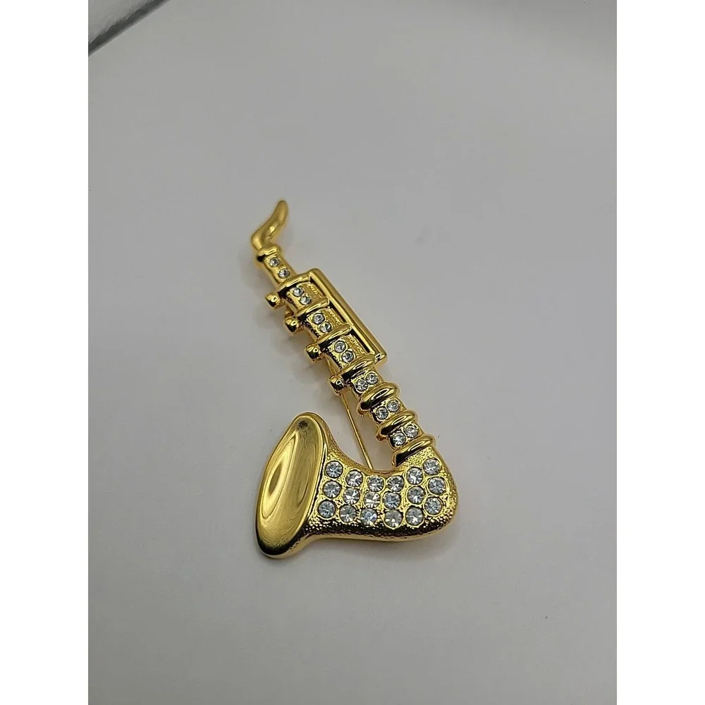 Vintage‎ Gold Tone Rhinestone Saxophone Brooch Pin Music Jazz Band Instrument